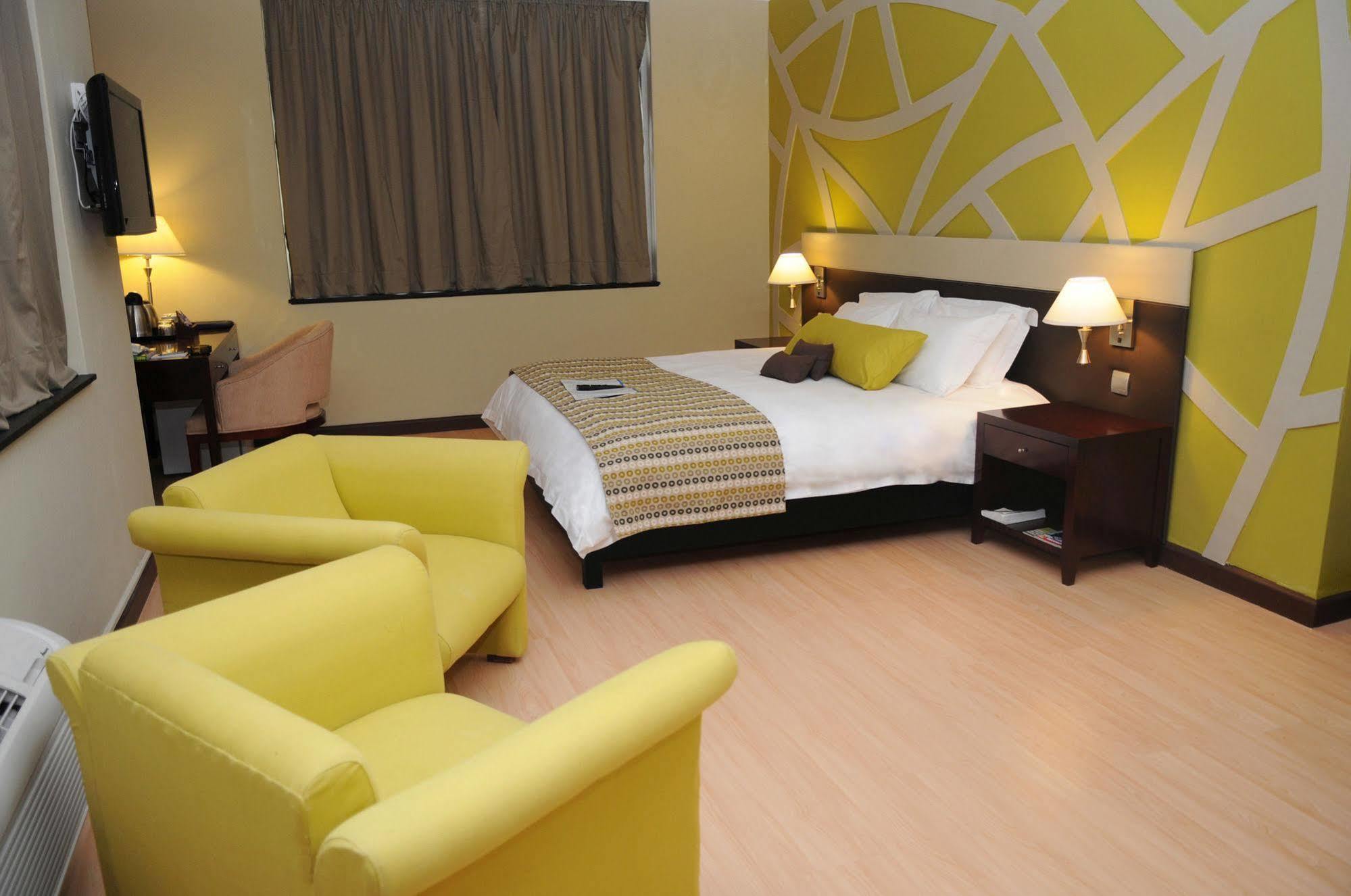 Protea Hotel By Marriott Lusaka Cairo Road Экстерьер фото